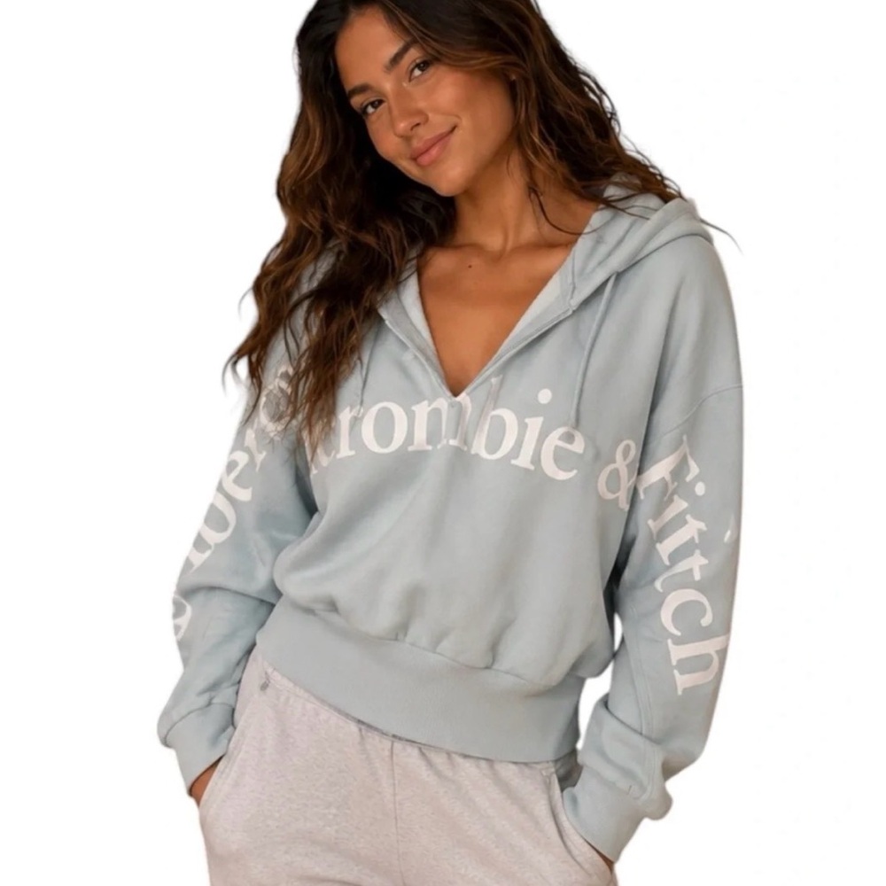 Abercrombie & Fitch V neck hoodie, Size Small, GUC
